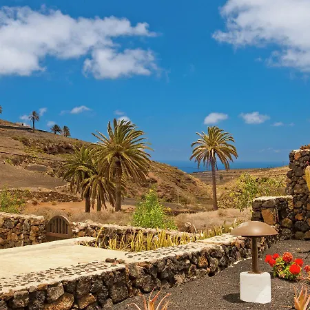 Detached With Communal Swimming Pool, Located In The North Of Lanzarote Haría