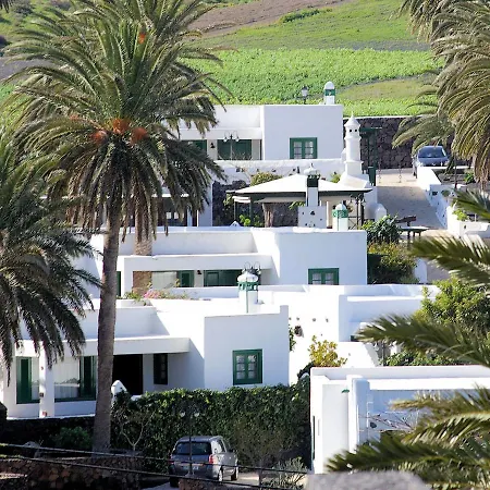Detached With Communal Swimming Pool, Located In The North Of Lanzarote Villa