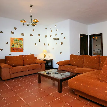 Detached With Communal Swimming Pool, Located In The North Of Lanzarote Villa